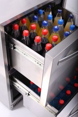 Schubladenkühler UKS 140 von 45x 1 Liter Flaschen oder 2 Getränkekästen