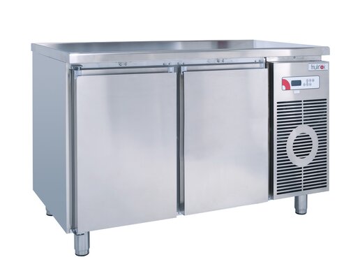 Kühltisch KTF 2200 M ohne Arbeitsplatte, mit Maschine, 2...