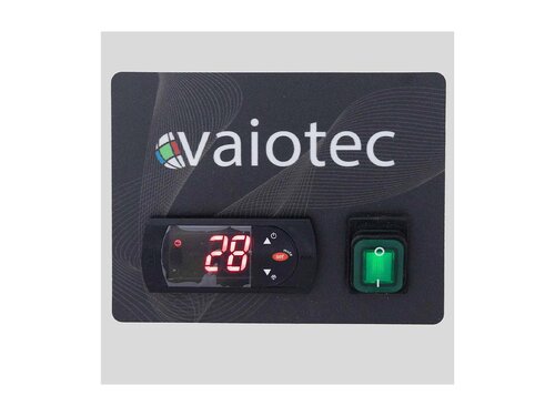 vaiotec EASYLINE 700 Saladette mit 3 Türen und Glasaufsatz, 368 Liter, für 4x GN 1/1, statische Kühlung, BTH 1365 x 700 x 1312 mm