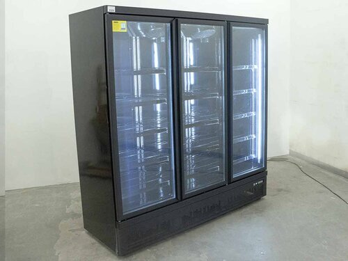 Saro Kühlschrank mit 3 Glastüren GTK 1530 S schwarz, Umluftkühlung, BTH 1880 x 710 x 2003 mm , Baujahr 2021
