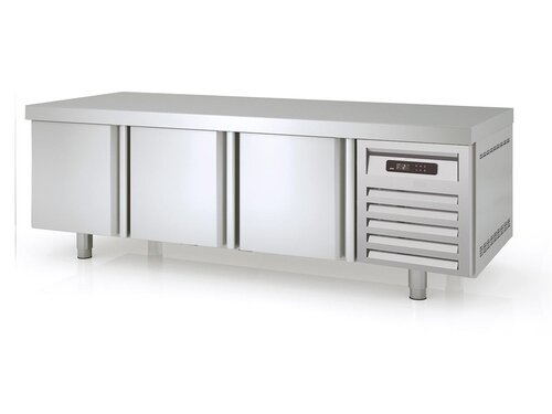 vaiotec TOPLINE 700 Unterbauk�hltisch 400, 3 T�ren, f�r GN 1/1, 264 Liter, Umluftk�hlung, BTH 1795 x 700 x 600 mm