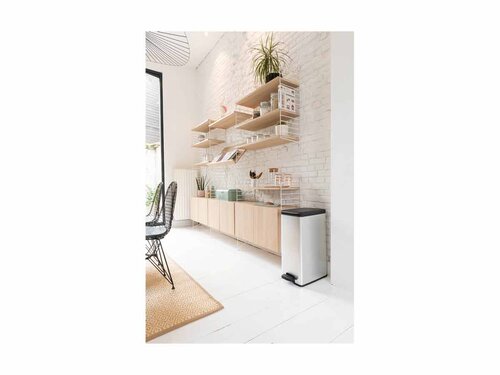 Curver DECO SLIM BIN Abfalleimer 40L mit Fu�pedal silber metallic, Metalleffekt-Lackierung, Komfortables Pedal, BTH 393 x 250 x 607 mm