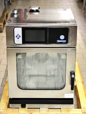 Elektro Kombid�mpfer MKN Space Combi Magic Pilot Junior, f�r 6 x GN 2/3, 5,2 kW, mit Kerntemperaturf�hler und automatischer Reinigung, T�ranschlag links